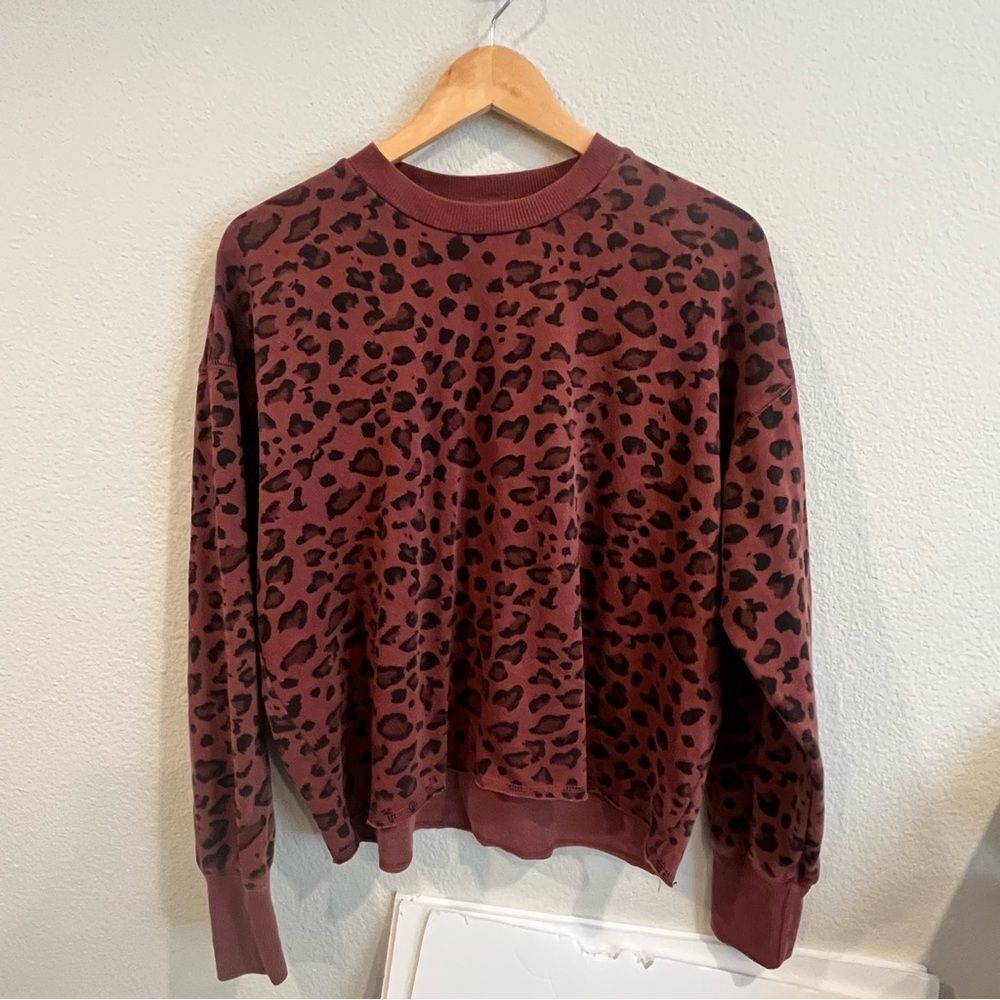 Revolve Sundry Leopard Drapey Crew Neck Sweatshirt in Pigment Spice size 1 - Picture 7 of 7